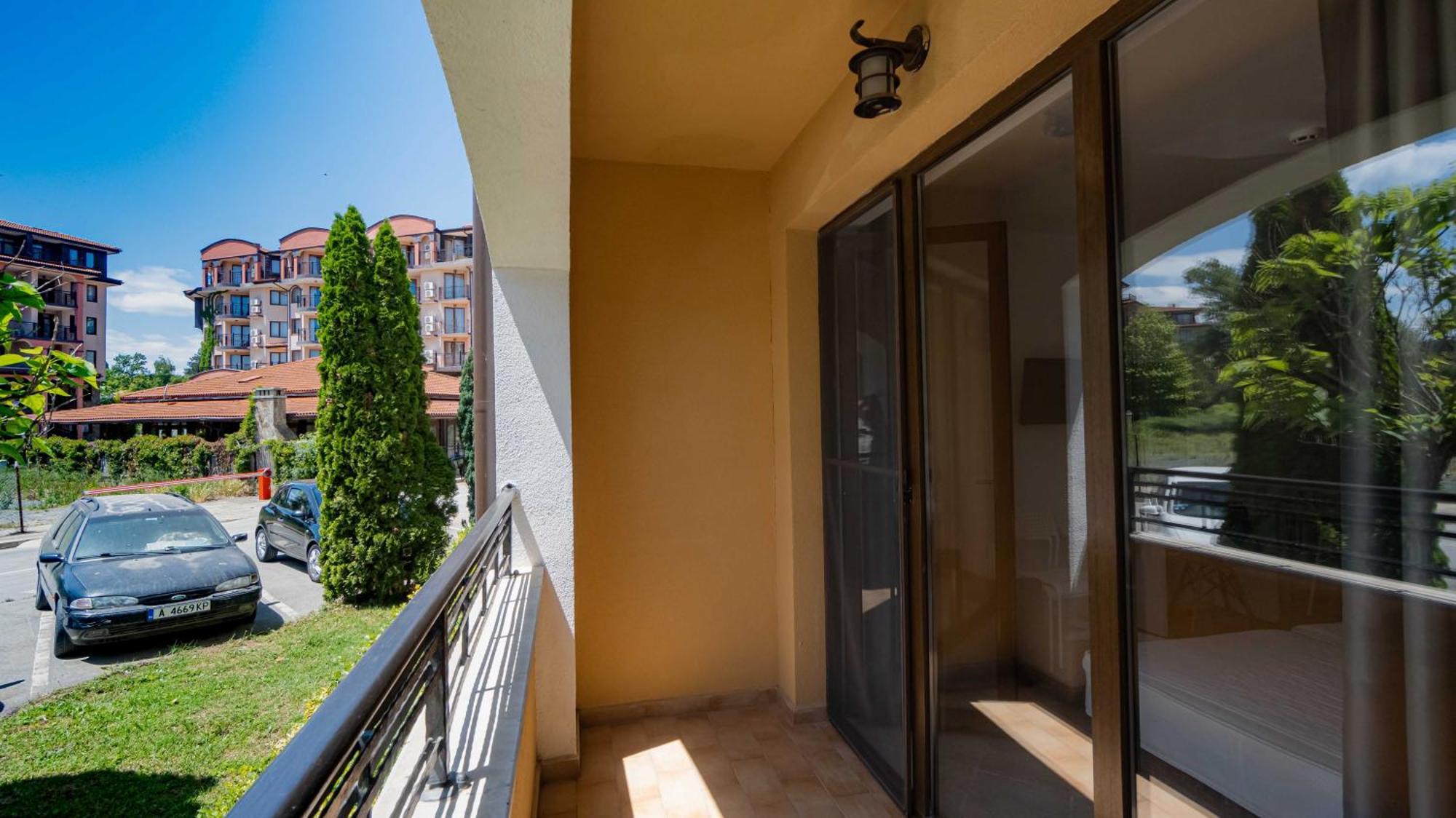 Първа Линия Хотел С Адрес К-С Реджина Маре Царево Tsarevo Exterior photo